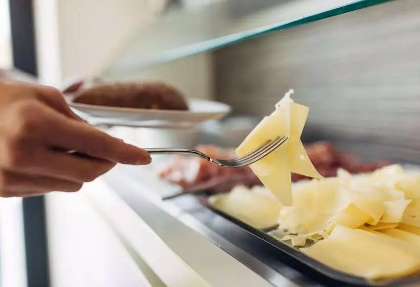 Fotos del hotel Harry S Home  & Apartments:  13