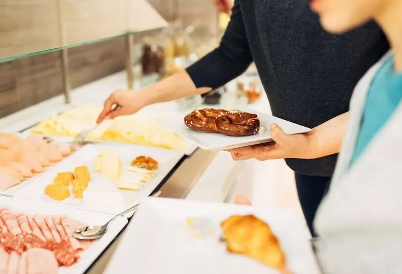 Fotos del hotel Harry S Home  & Apartments:  2