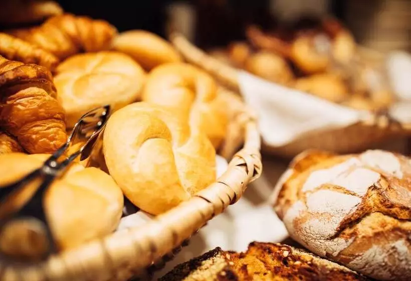 Fotos del hotel Harry S Home  & Apartments:  11