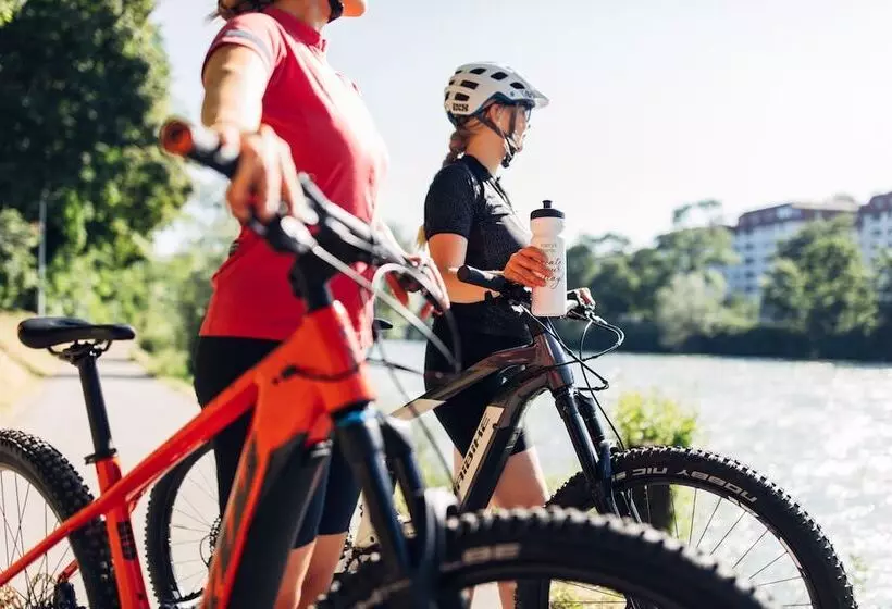 Fotos del hotel Harry S Home  & Apartments:  12