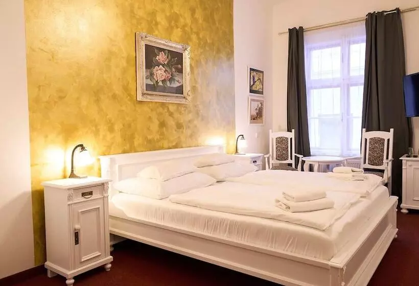 Fotos del hotel U Zlateho Jelena:  7