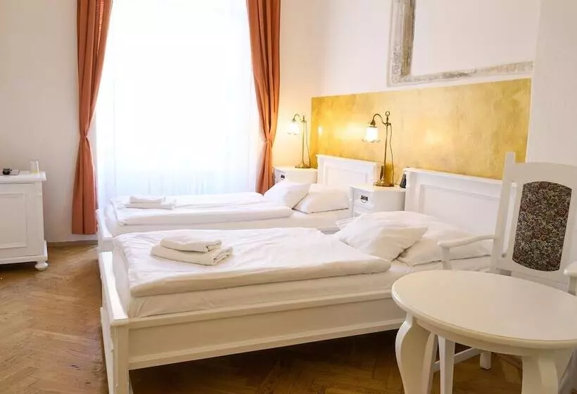 Fotos del hotel U Zlateho Jelena:  8