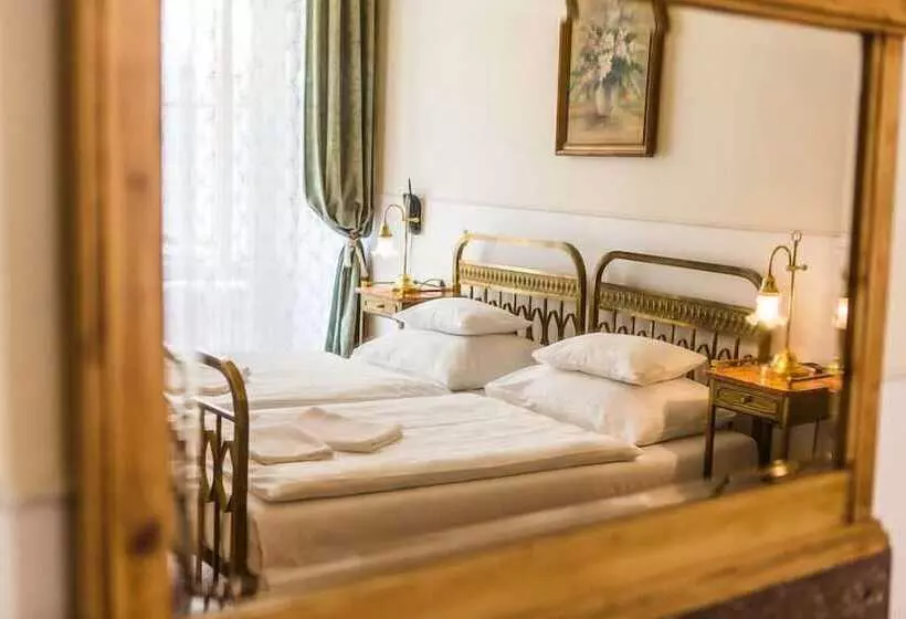 Fotos del hotel U Zlateho Jelena:  13