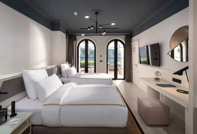 Sign by Ersan – Adult Only