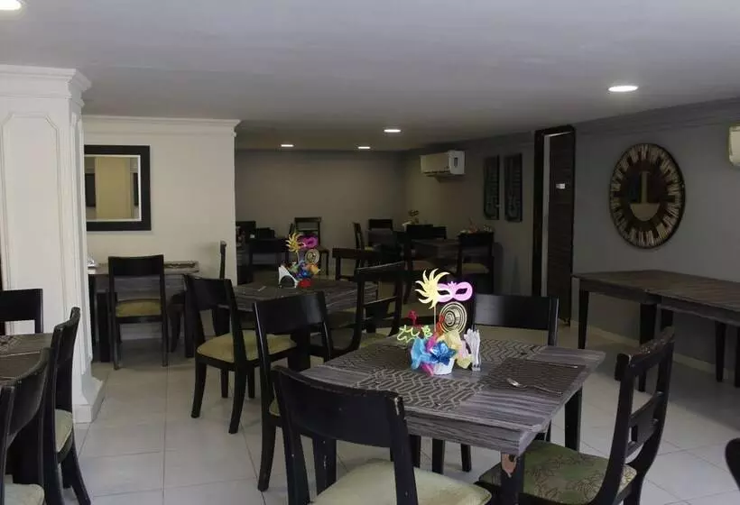 Fotos del hotel Puerta De Oro:  12