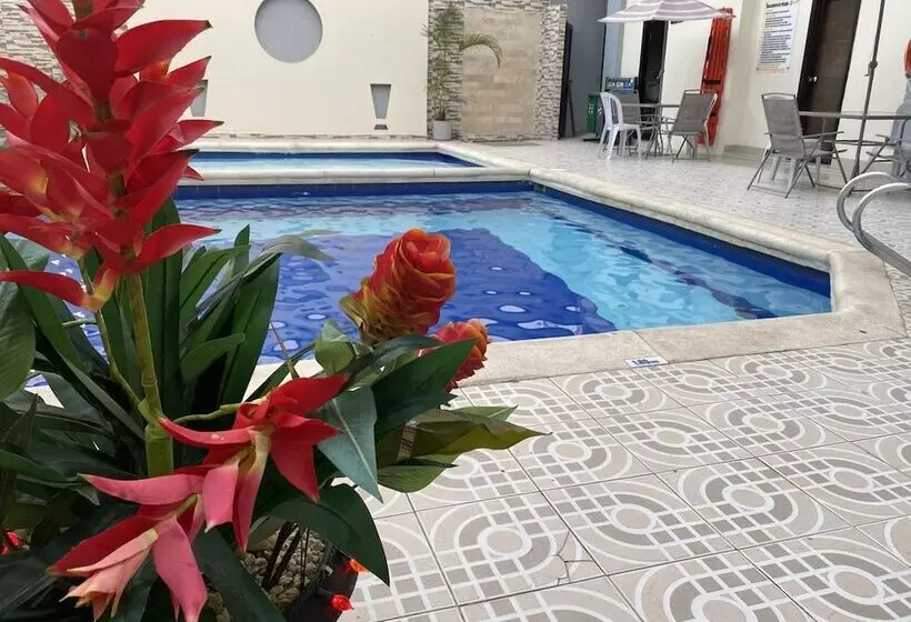 Fotos del hotel Puerta De Oro:  3