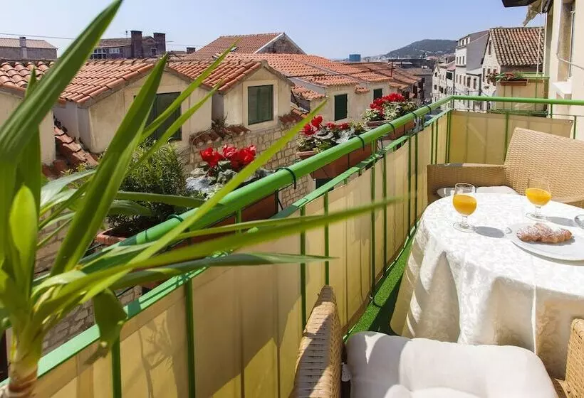 Fotos del hotel Royal Suites:  3