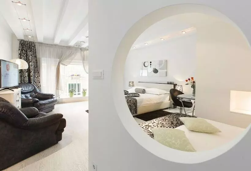 Fotos del hotel Royal Suites:  18