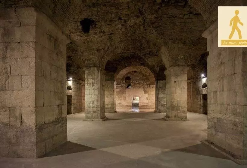 Fotos del hotel Royal Suites:  9