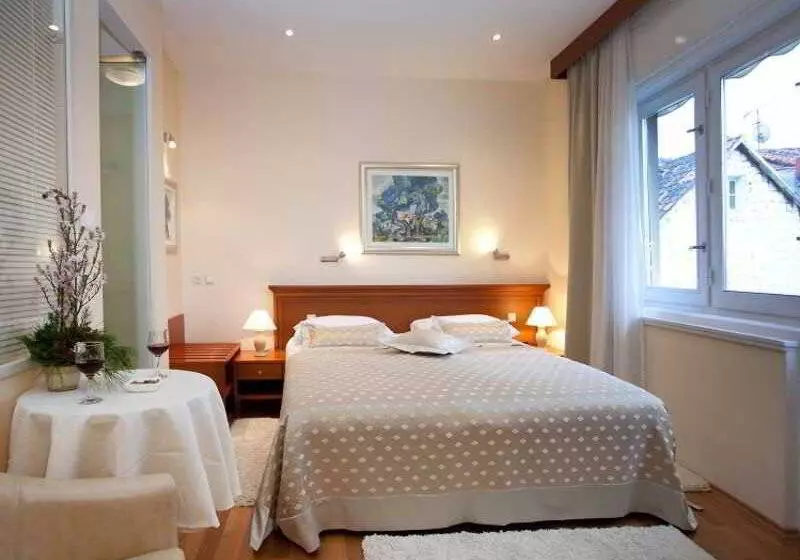 Fotos del hotel Royal Suites:  14