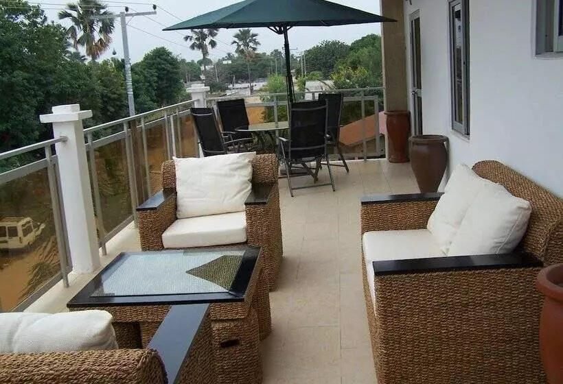 Fotos del hotel Wavecrest  Gambia Apartments:  4