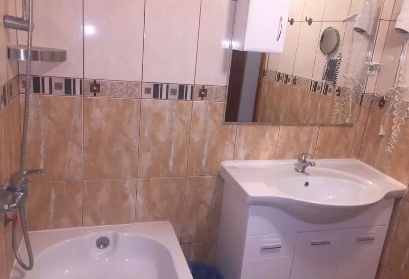 Fotos del hotel Kuc:  5