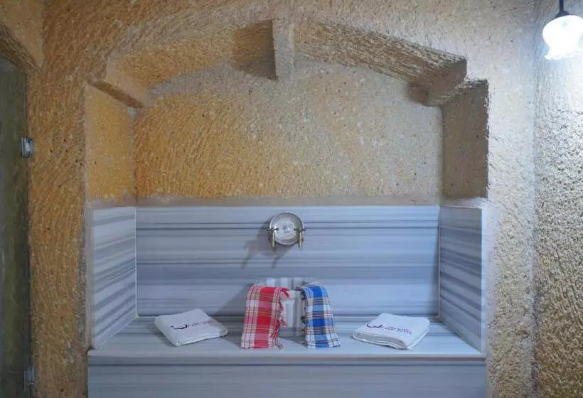 Fotos del hotel Holiday Cave Hotel:  11