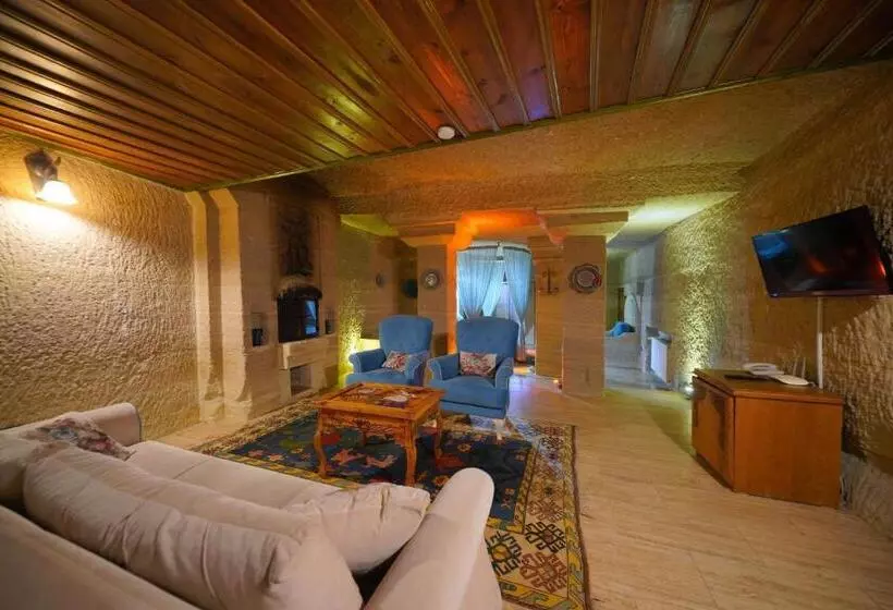 Holiday Cave Hotel