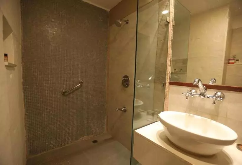 Fotos del hotel Guleria Kothi At Ganges:  18