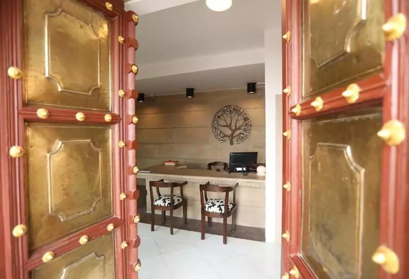 Fotos del hotel Guleria Kothi At Ganges:  11