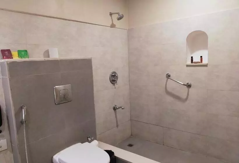 Fotos del hotel Guleria Kothi At Ganges:  16