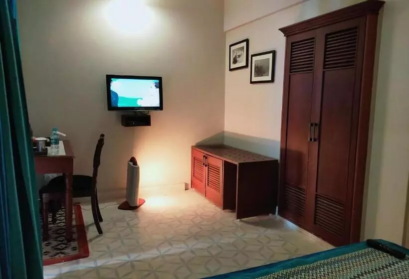 Fotos del hotel Guleria Kothi At Ganges:  24