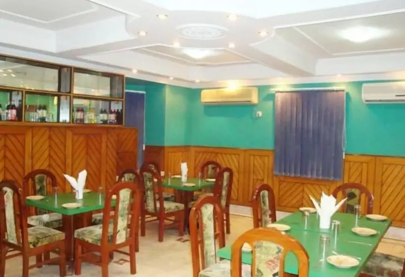 Fotos del hotel East Palace:  5