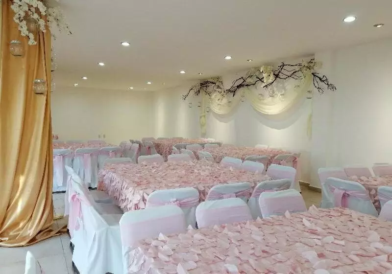 Fotos del hotel Jardines De Luz:  4