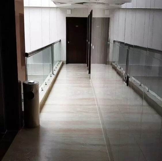 Fotos del hotel Sohi Residency:  7