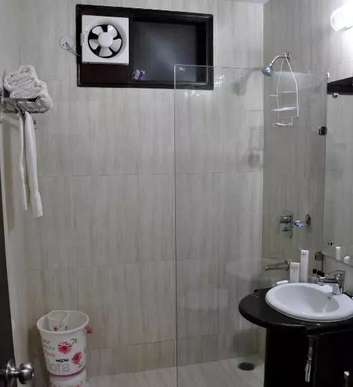 Fotos del hotel Sohi Residency:  20