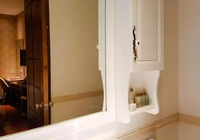 Fotos del hotel The White  8a Thai Van Lung:  9