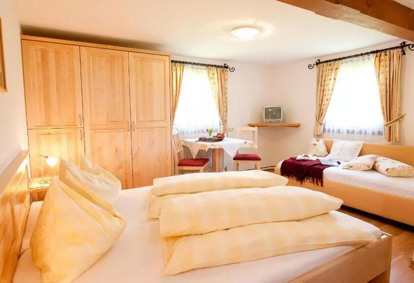 Fotos del hotel Komfortbauernhof Zittrauerhof:  12