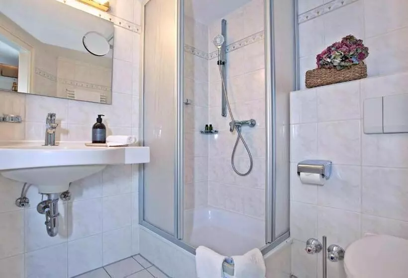 Fotos del hotel Rotkreuzplatz:  13