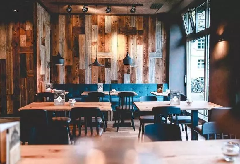 Fotos del hotel Löwe Am Tiergarten Hotel*cafe-restaurant*bar:  12