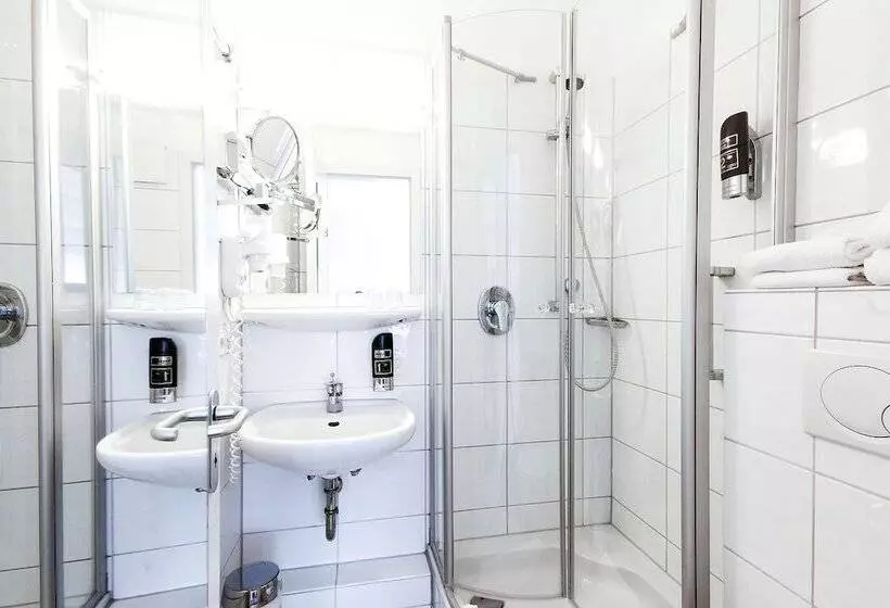 Fotos del hotel Löwe Am Tiergarten Hotel*cafe-restaurant*bar:  13