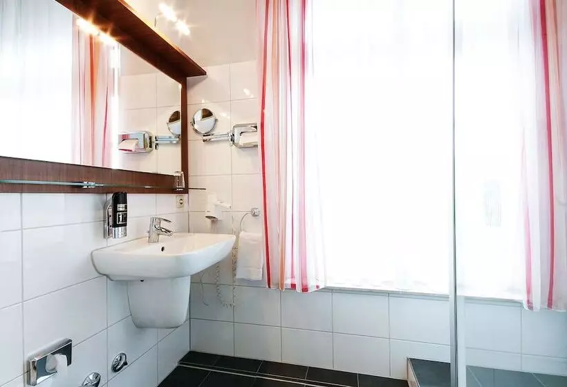 Fotos del hotel Löwe Am Tiergarten Hotel*cafe-restaurant*bar:  19