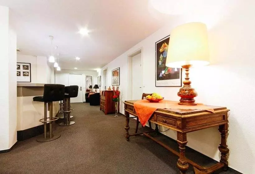 Fotos del hotel Löwe Am Tiergarten Hotel*cafe-restaurant*bar:  3