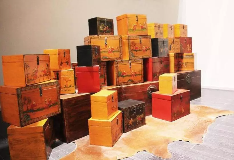 Fotos del hotel Momc:  7