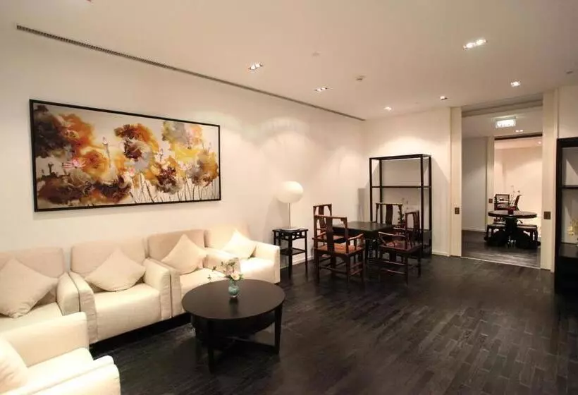 Fotos del hotel Momc:  9