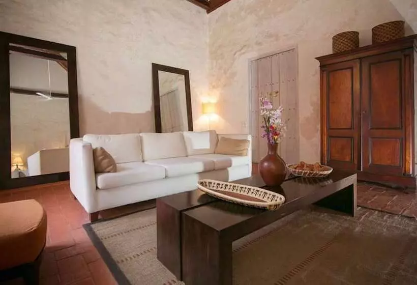 El Candil De Los Santos