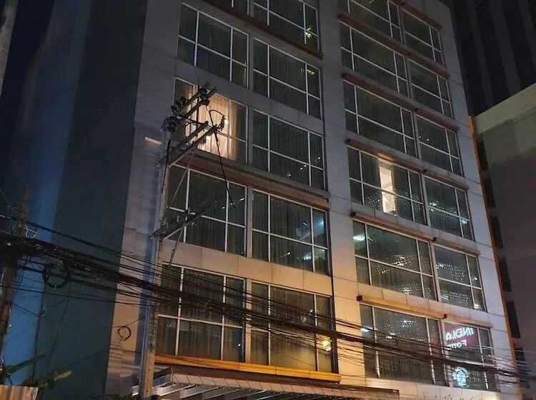 Fotos del hotel Amora Neoluxe Suites:  10