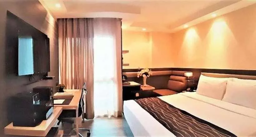 Fotos del hotel Amora Neoluxe Suites:  2