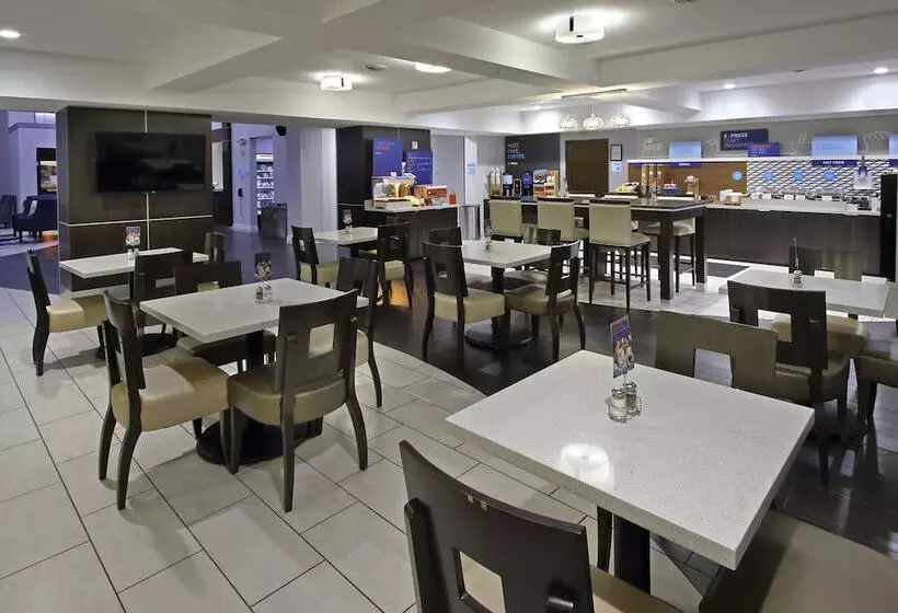 Fotos del hotel Holiday Inn Express And Suites Houston North - Iah Area, An Ihg:  13