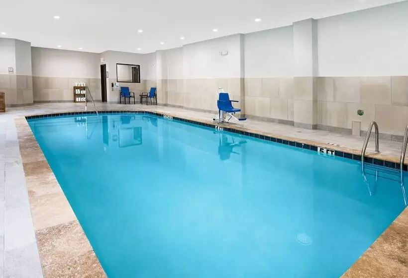 Fotos del hotel Holiday Inn Express And Suites Houston North - Iah Area, An Ihg:  11