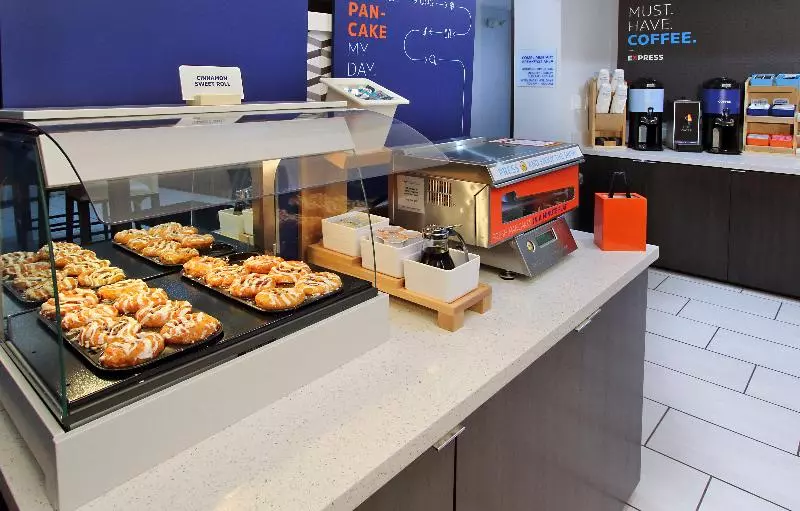 Fotos del hotel Holiday Inn Express And Suites Houston North - Iah Area, An Ihg:  14