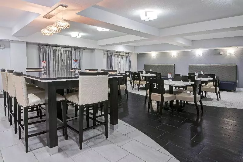 Fotos del hotel Holiday Inn Express And Suites Houston North - Iah Area, An Ihg:  18