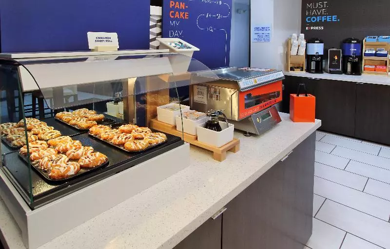 Fotos del hotel Holiday Inn Express And Suites Houston North - Iah Area, An Ihg:  6