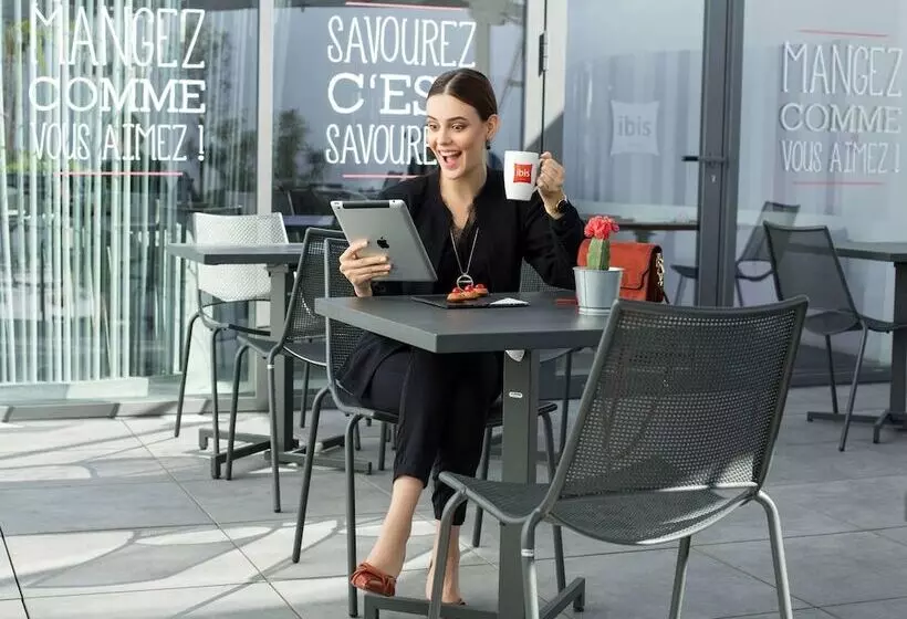 Fotos del hotel Ibis Casanearshore:  15