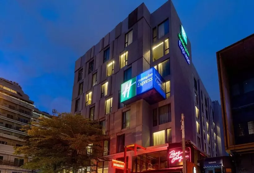 Holiday Inn Express Bangkok Sukhumvit 11, An Ihg   Sha Extra Plus