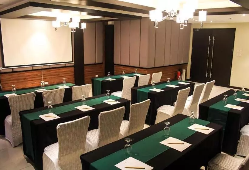 Fotos del hotel Brentwood Suites:  7