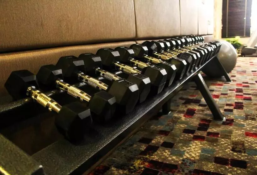 Fotos del hotel Brentwood Suites:  9