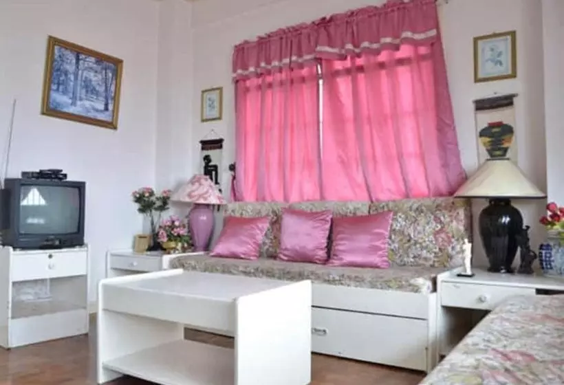 Fotos del hotel Gardenville:  2