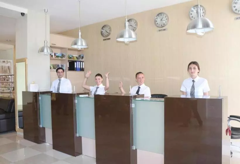 Fotos del hotel Legacy:  7