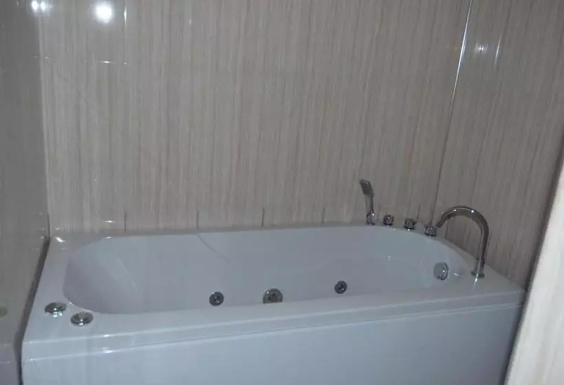 Fotos del hotel Legacy:  4